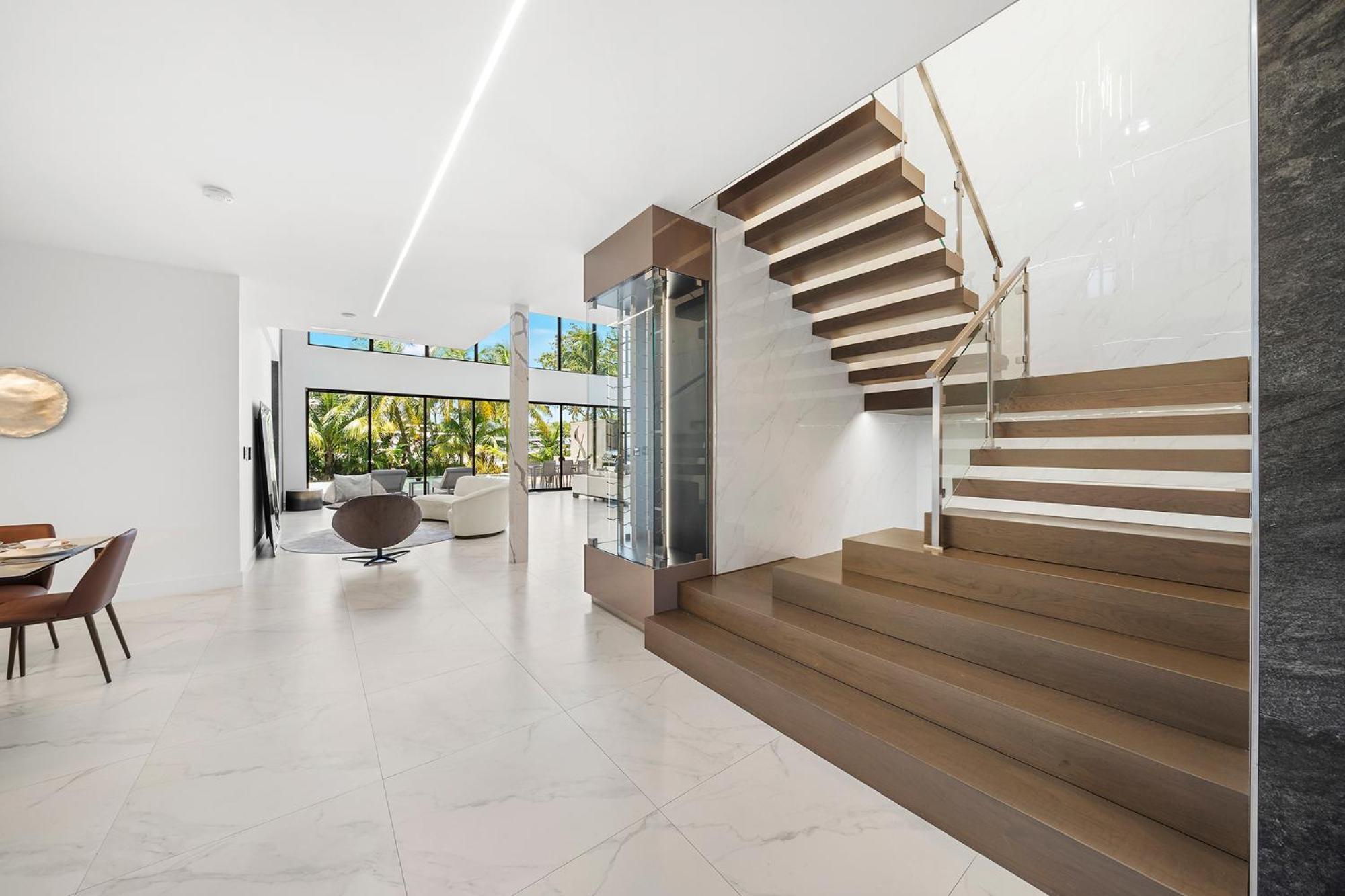Waterfront 6 Bedrooms Sleeps 14 People Pousada Miami