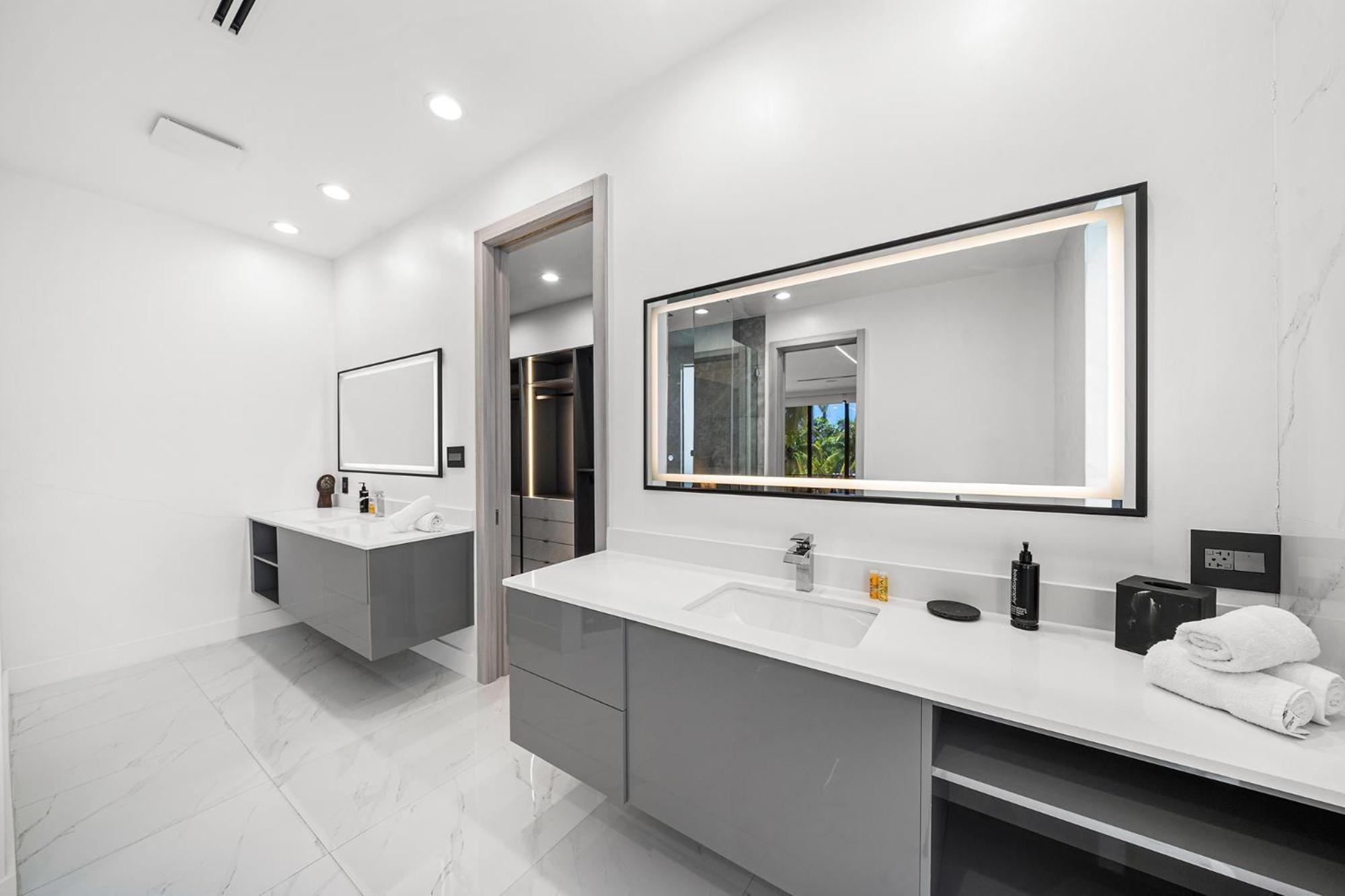 Waterfront 6 Bedrooms Sleeps 14 People Pousada Miami