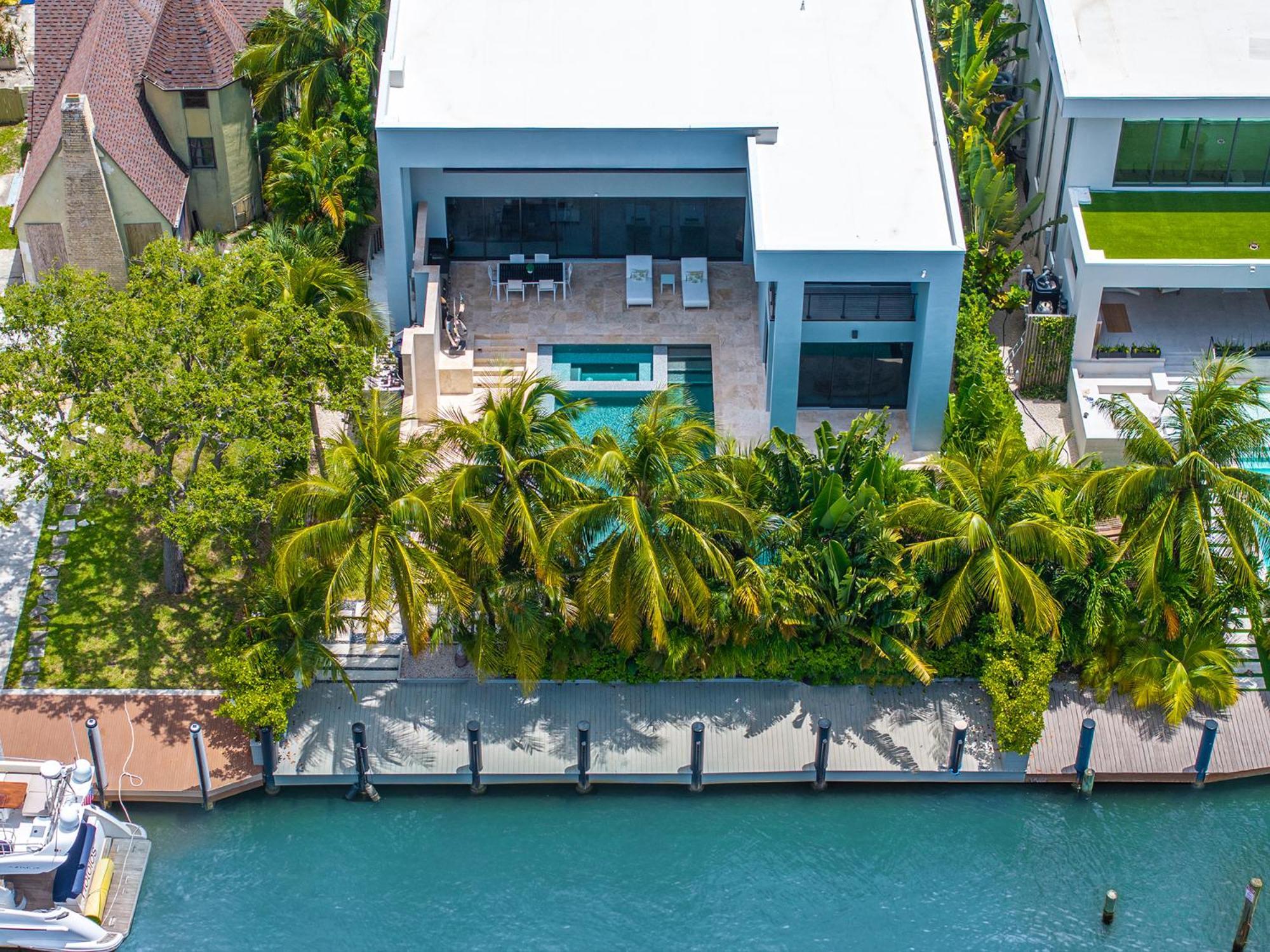 Pousada Waterfront 6 Bedrooms Sleeps 14 People Miami